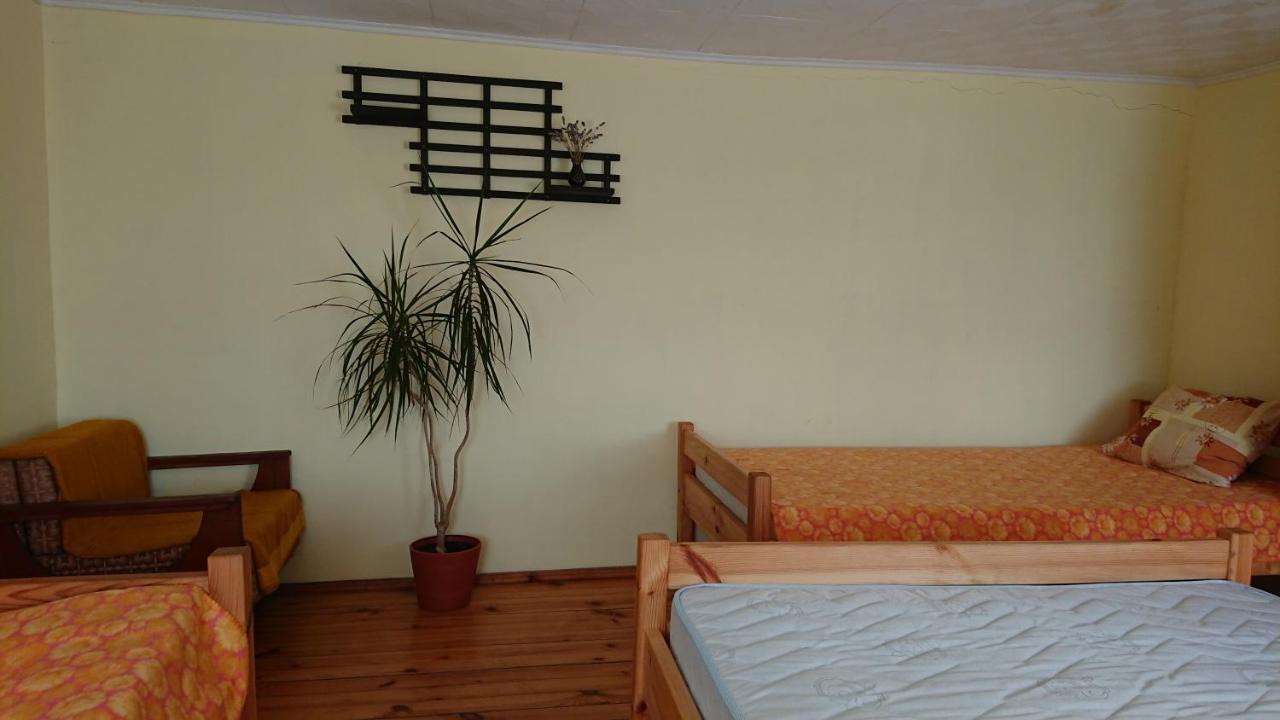 Ferienwohnung Dzivoklis Pirmie Zalmezi Jurkalne Exterior foto