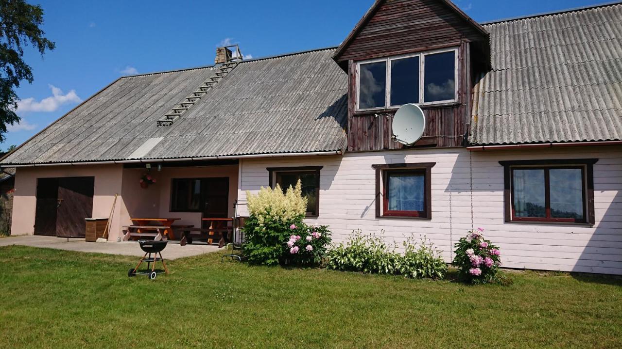 Ferienwohnung Dzivoklis Pirmie Zalmezi Jurkalne Exterior foto